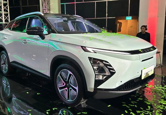 Chery Pangkas Harga C5 dan E5, Tanda Persaingan SUV Makin Ketat_