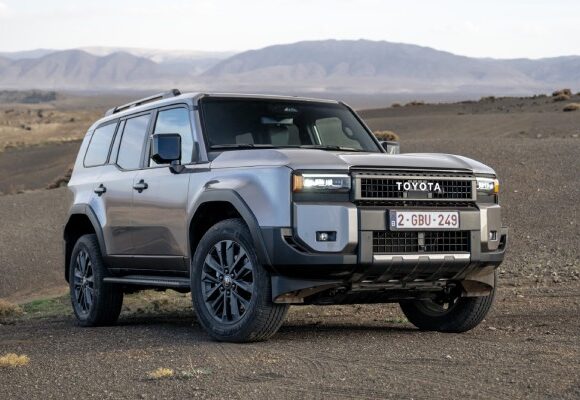 Land Cruiser Hybrid 48V Diperkenalkan, Napas Listrik di SUV Tangguh