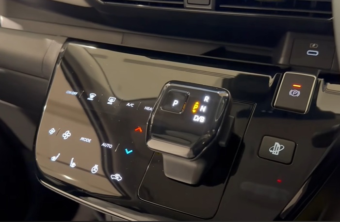 transmisi mitsubishi ek cross ev